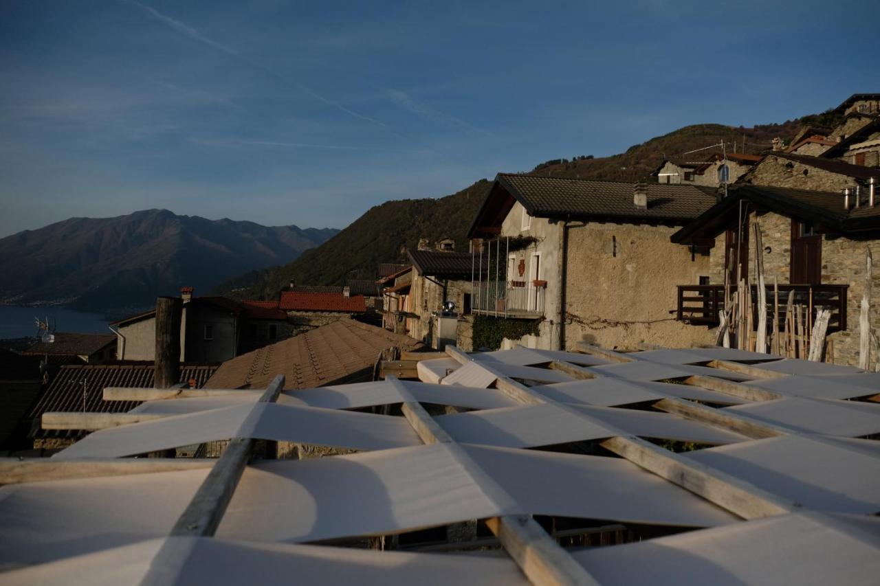 Appartamenti Montemezzo Le Case In Pietra Sorico Exterior foto