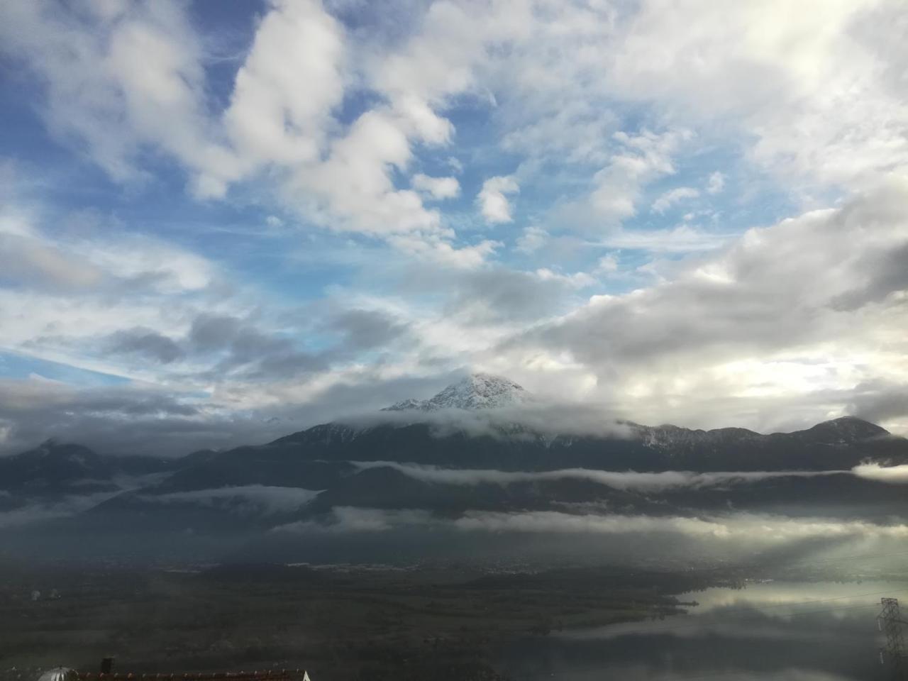 Appartamenti Montemezzo Le Case In Pietra Sorico Exterior foto